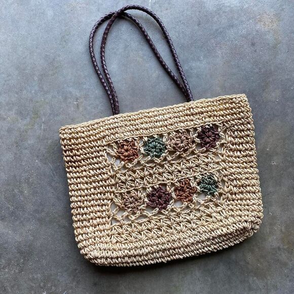 American Vintage Handbags - Vintage Straw Tote Bag